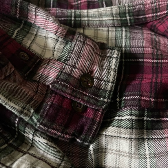 Carhartt Women’s flannel shirt plaid Size M button up red green - Picture 9 of 11